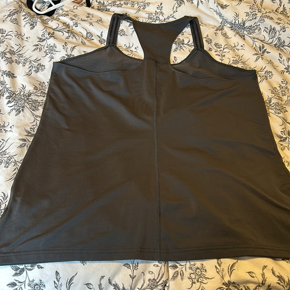 Adidas Climalite tank top size XL - Picture 3 of 5